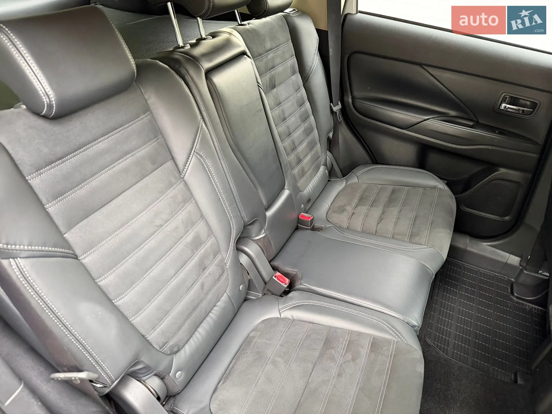 2021 Mitsubishi Outlander - мініатюра 24