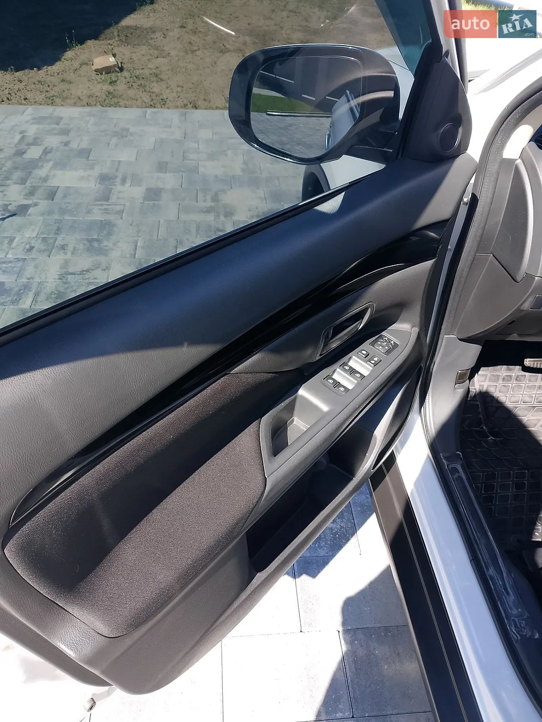 2021 Mitsubishi Outlander - мініатюра 10