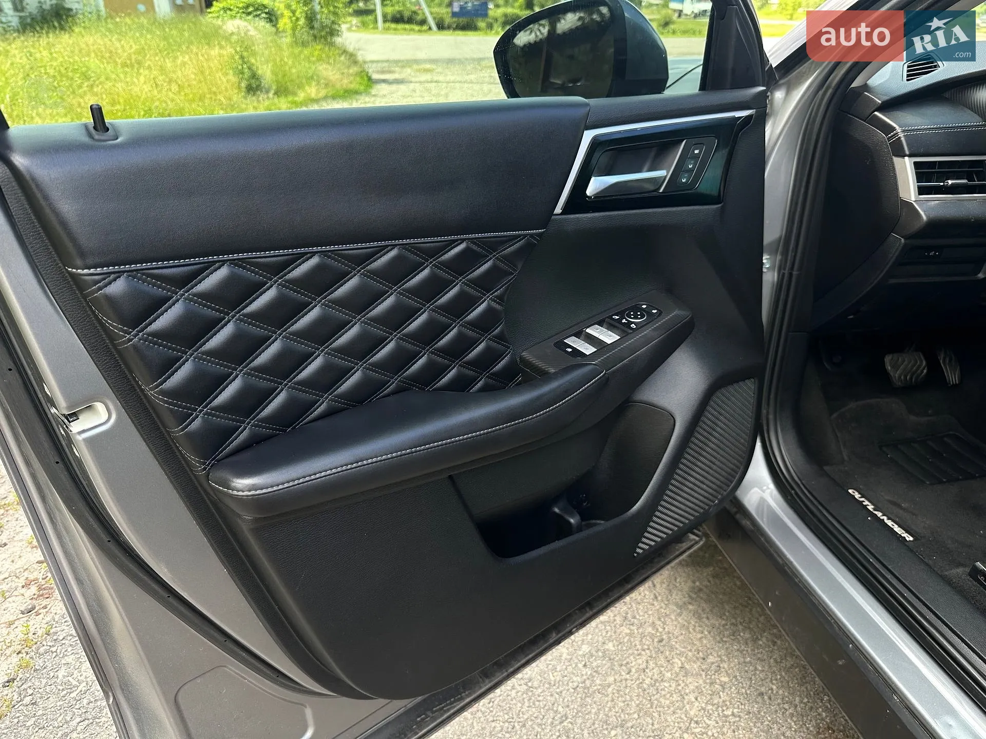 2022 Mitsubishi Outlander - мініатюра 13