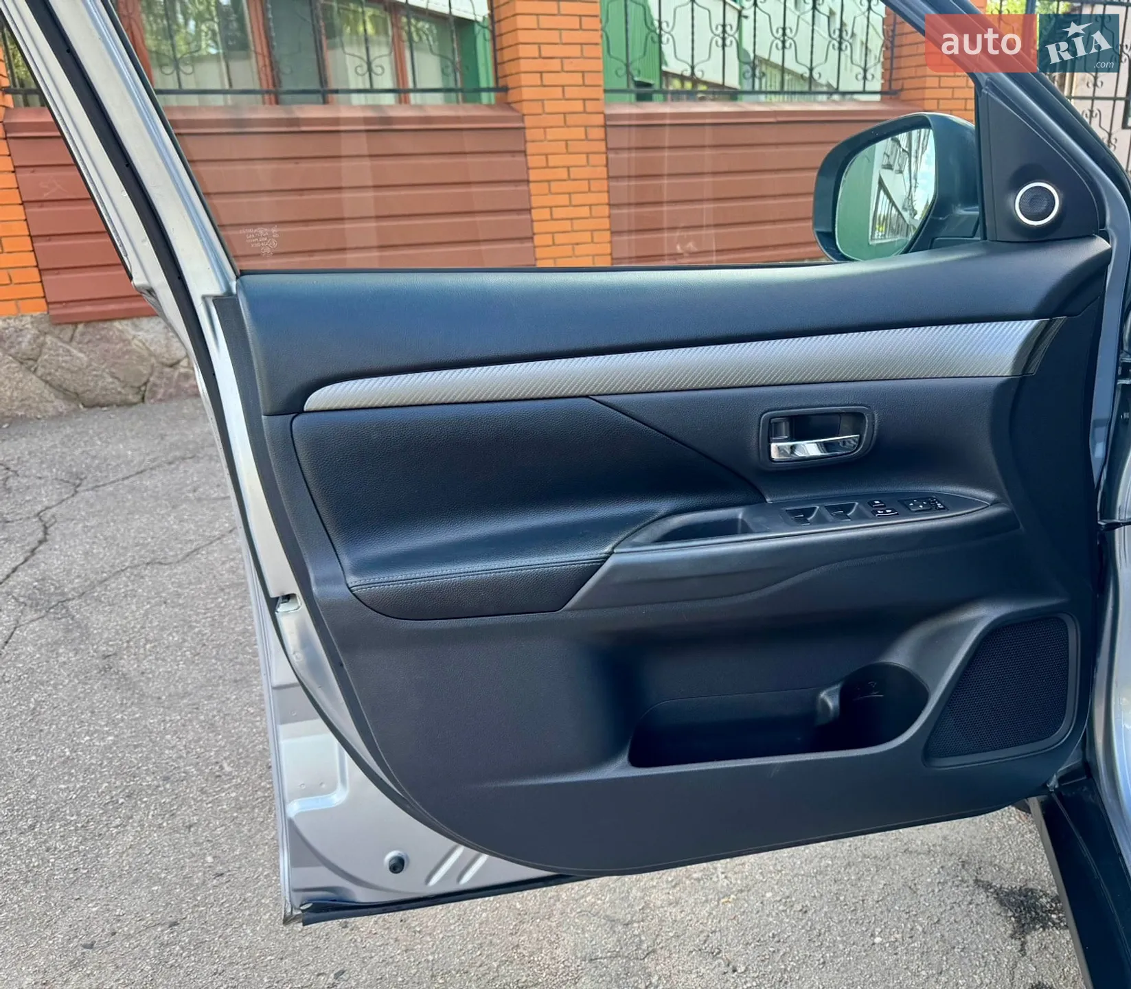 2013 Mitsubishi Outlander - мініатюра 30
