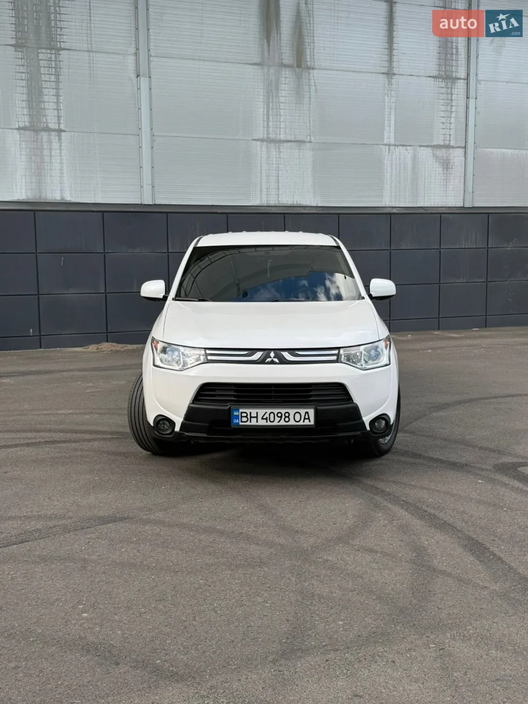 2013 Mitsubishi Outlander - фото 1