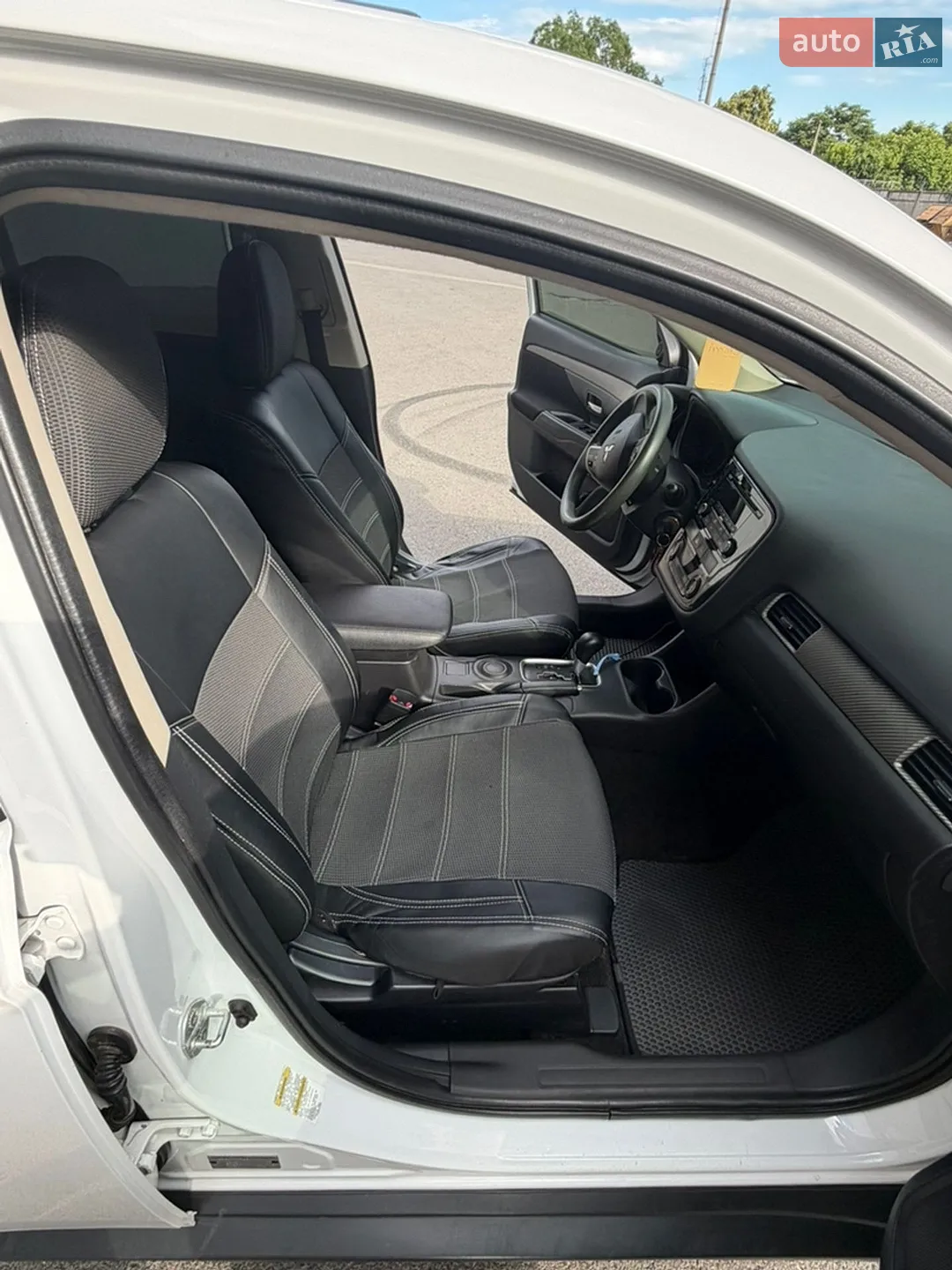 2013 Mitsubishi Outlander - мініатюра 21