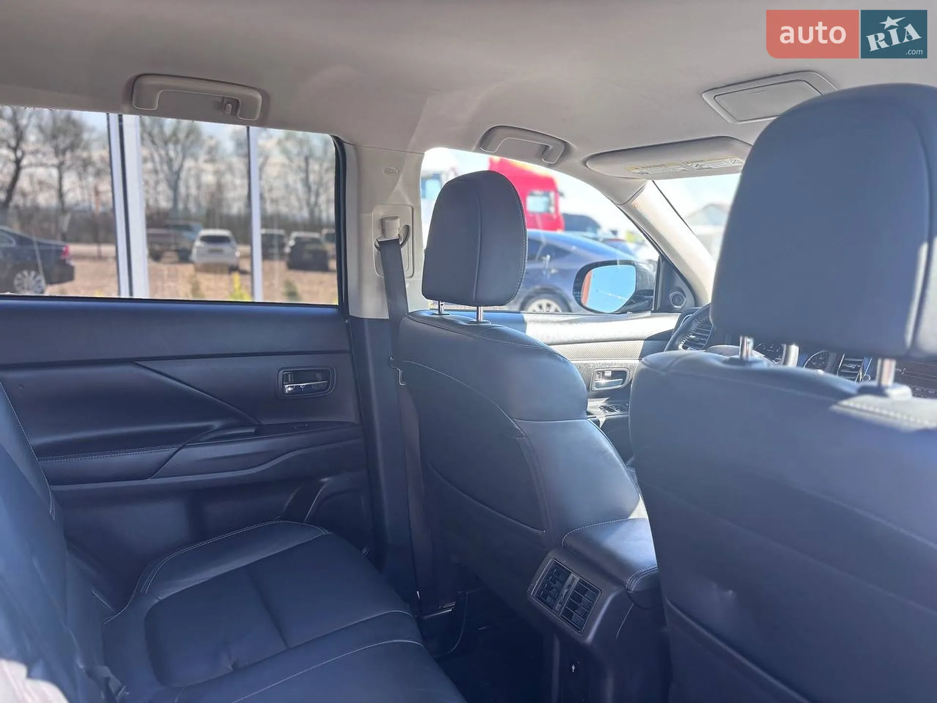 2018 Mitsubishi Outlander - мініатюра 31