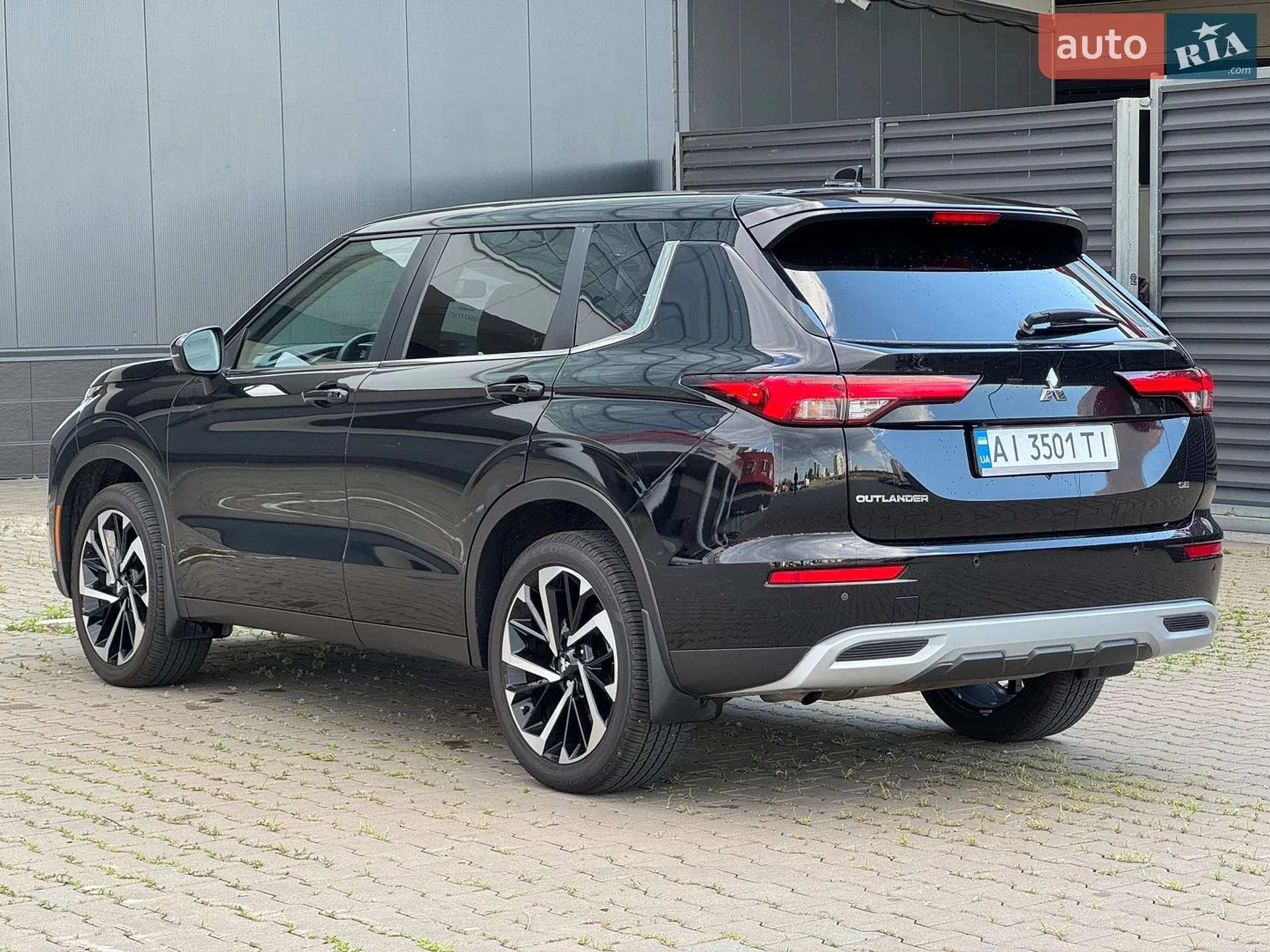 2023 Mitsubishi Outlander - мініатюра 12