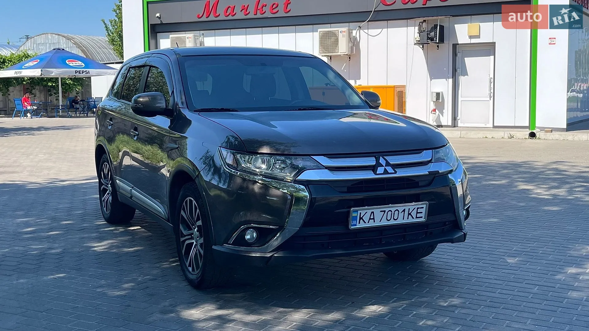 2015 Mitsubishi Outlander - фото 1