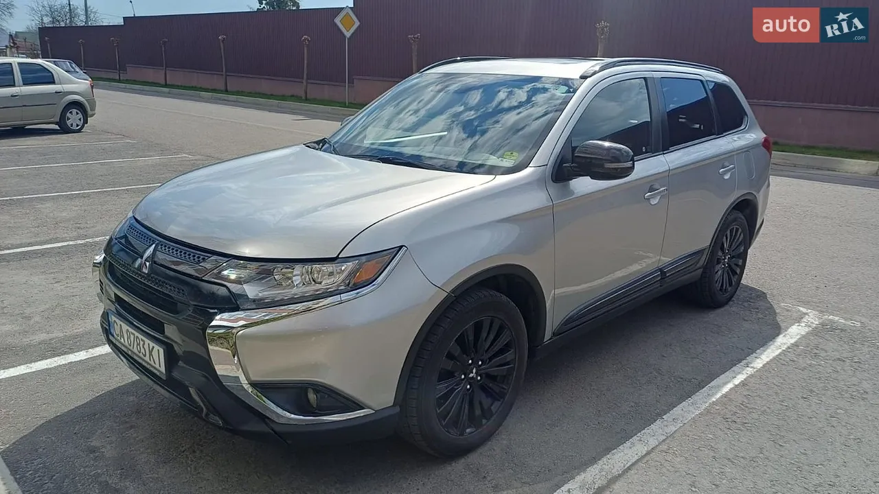 2021 Mitsubishi Outlander - мініатюра 15