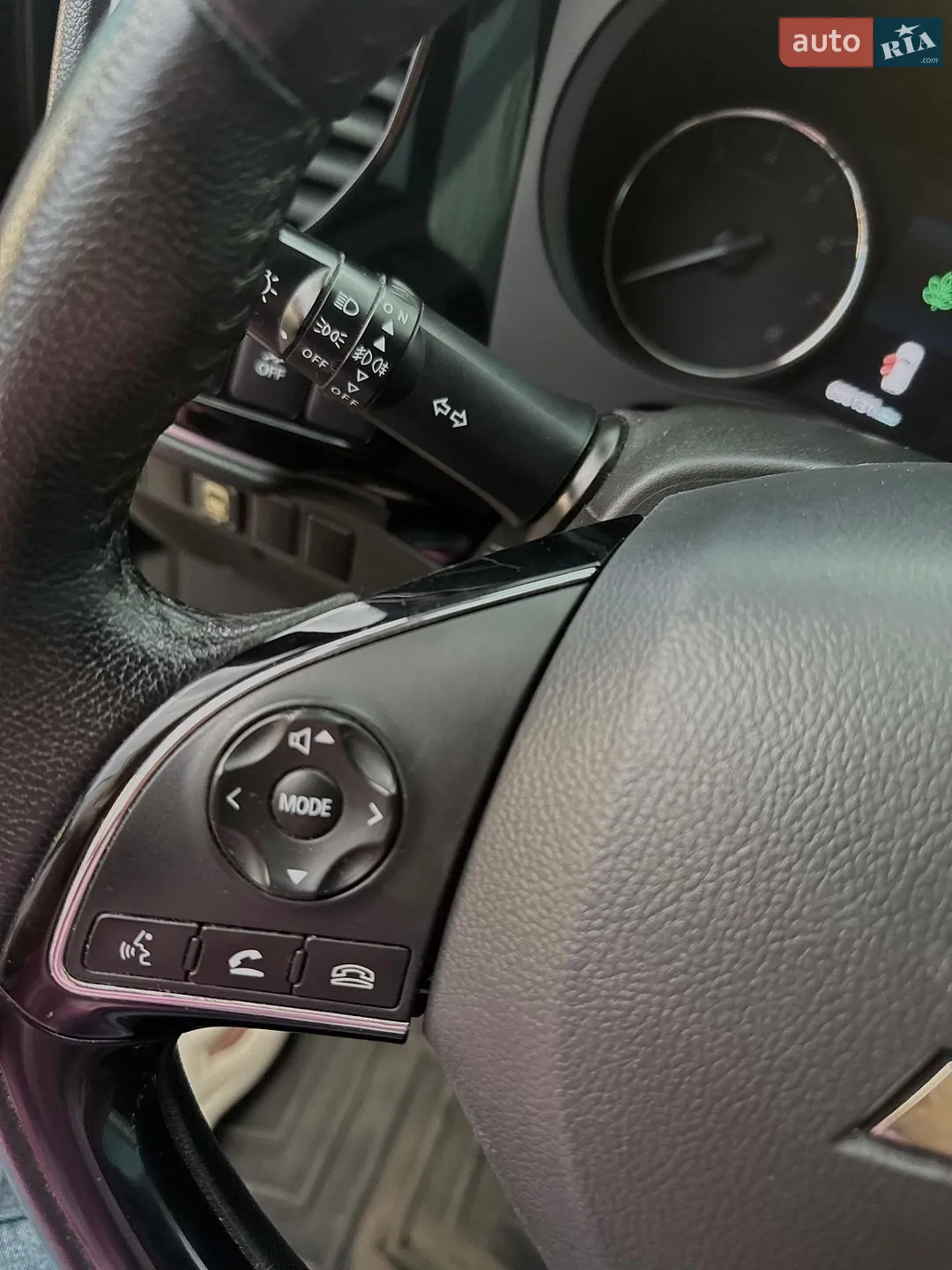 2016 Mitsubishi Outlander - мініатюра 26