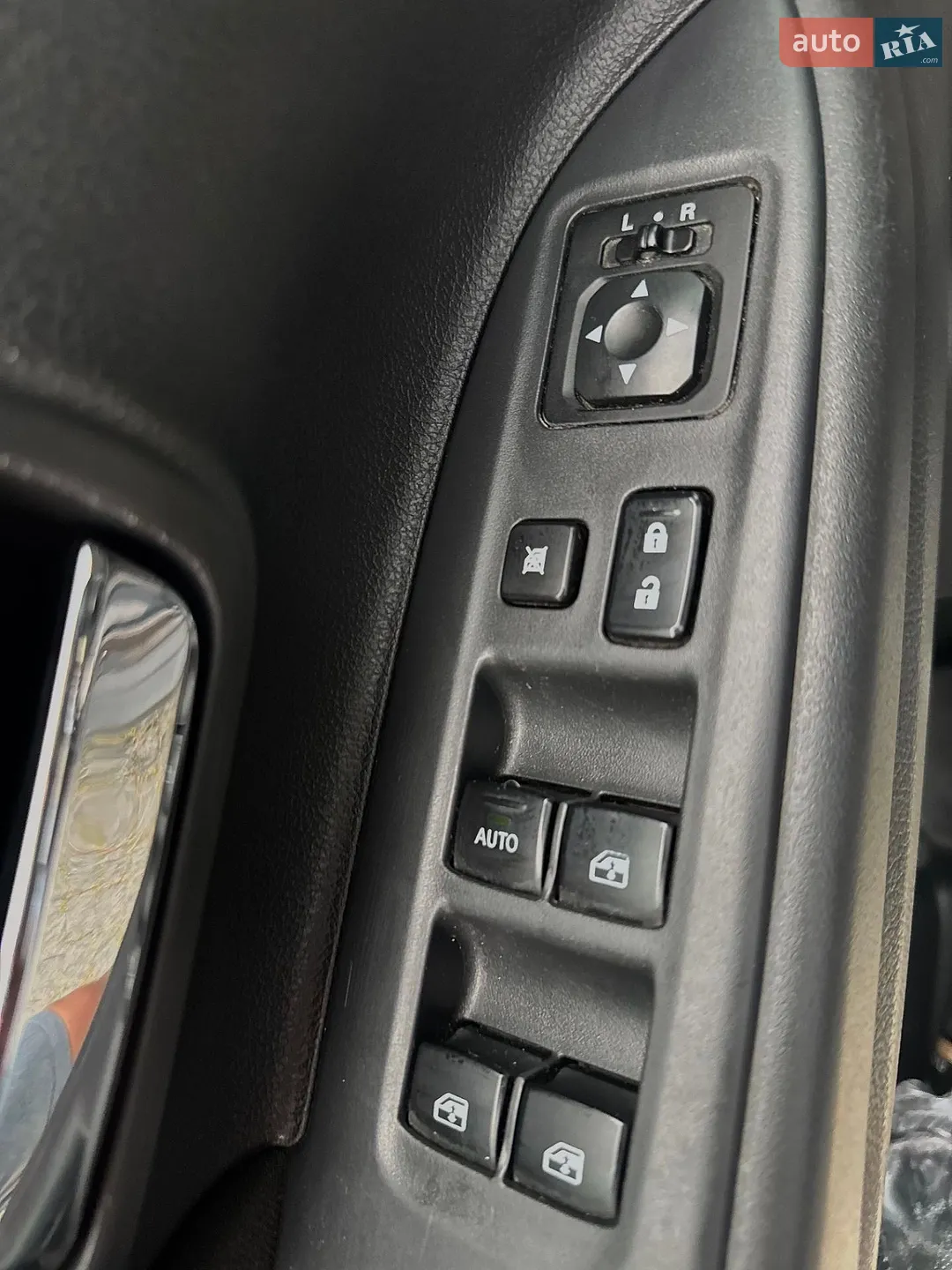 2016 Mitsubishi Outlander - мініатюра 38