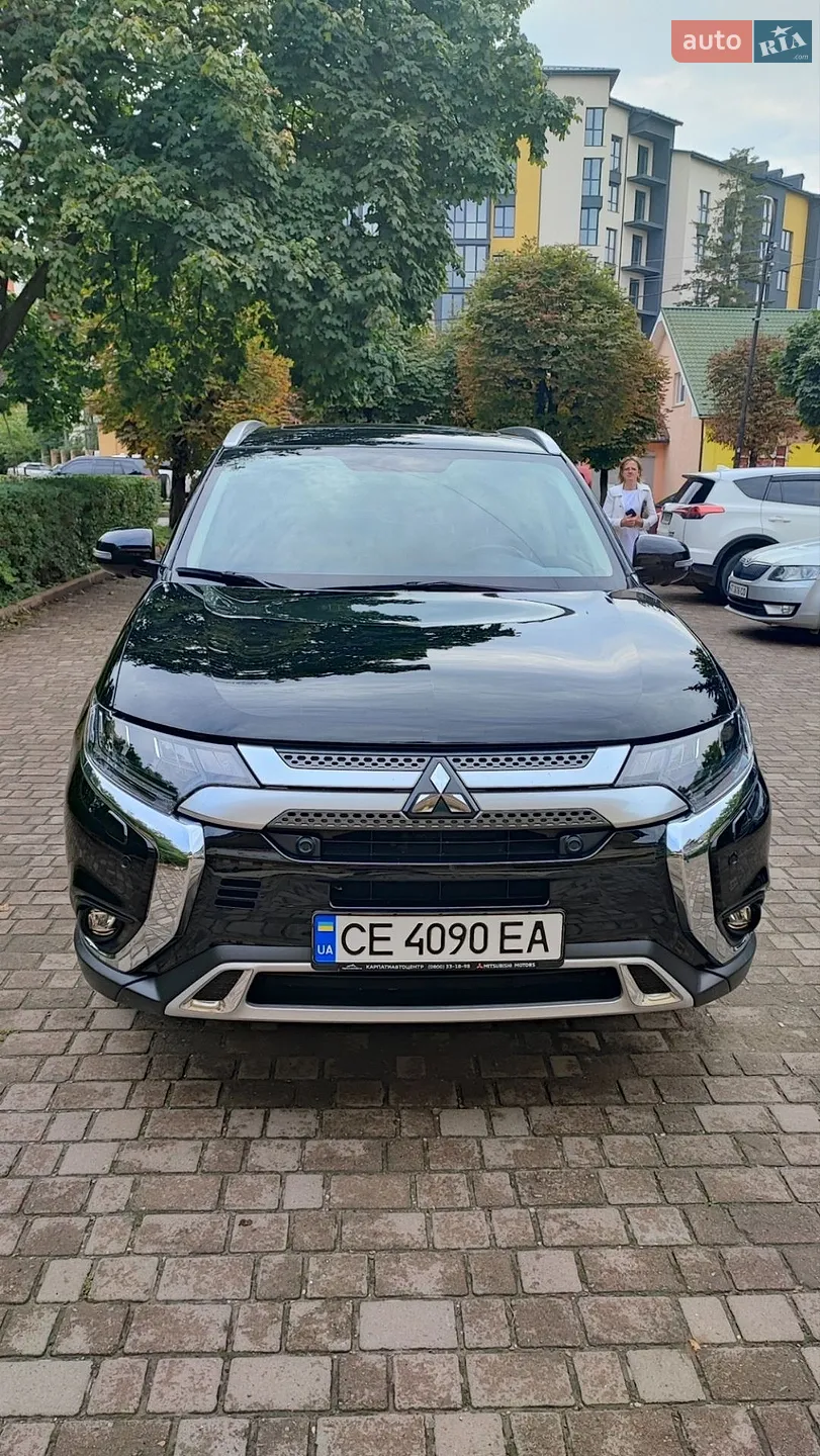 2021 Mitsubishi Outlander - мініатюра 2
