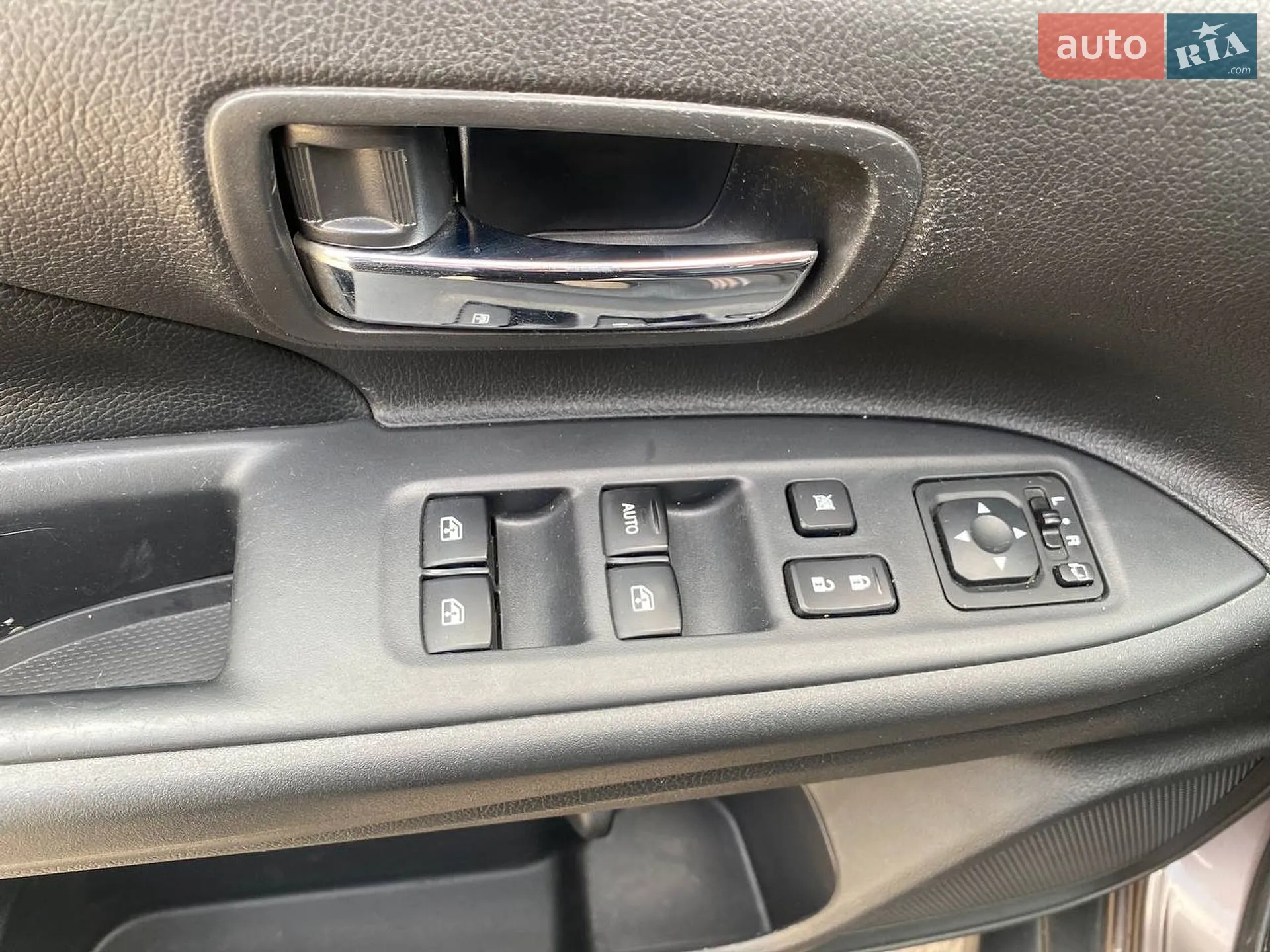 2018 Mitsubishi Outlander - мініатюра 13