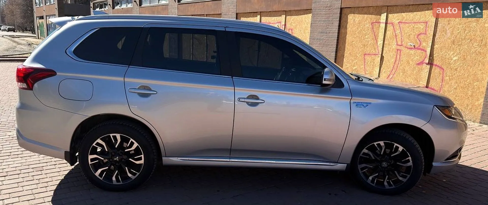 2018 Mitsubishi Outlander - мініатюра 16