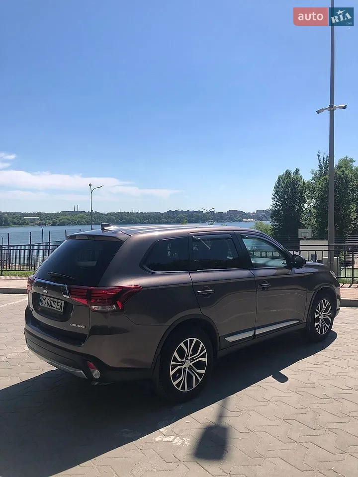 2018 Mitsubishi Outlander - мініатюра 17