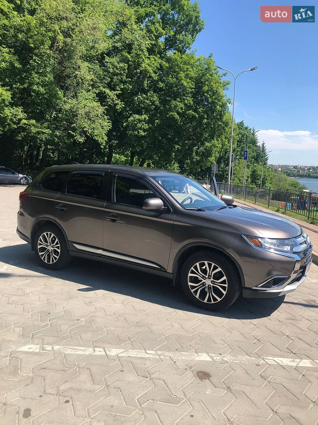 2017 Mitsubishi Outlander - мініатюра 3
