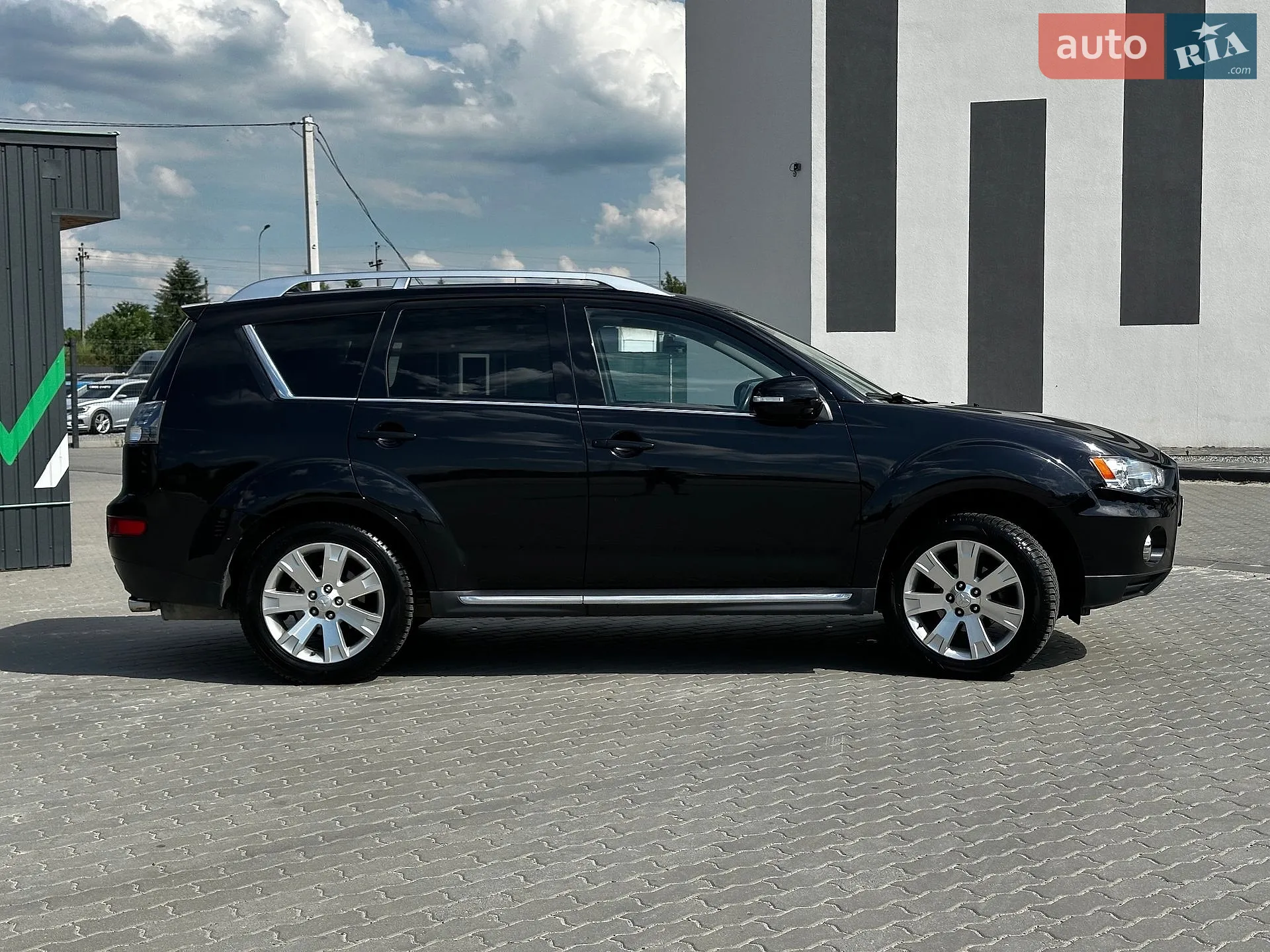 2010 Mitsubishi Outlander - мініатюра 14