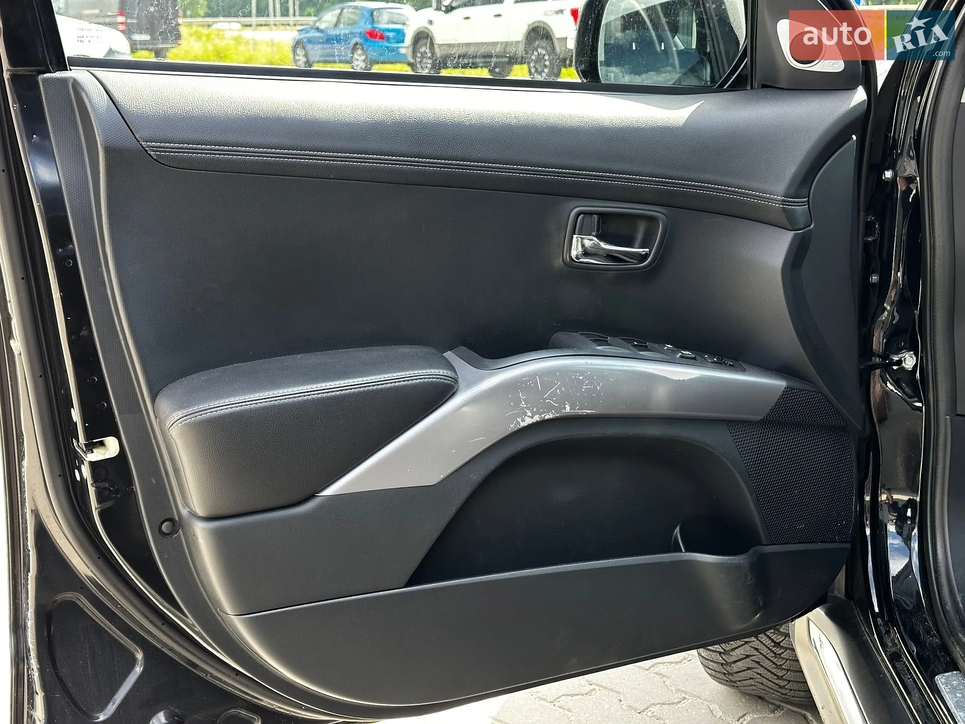 2010 Mitsubishi Outlander - мініатюра 19