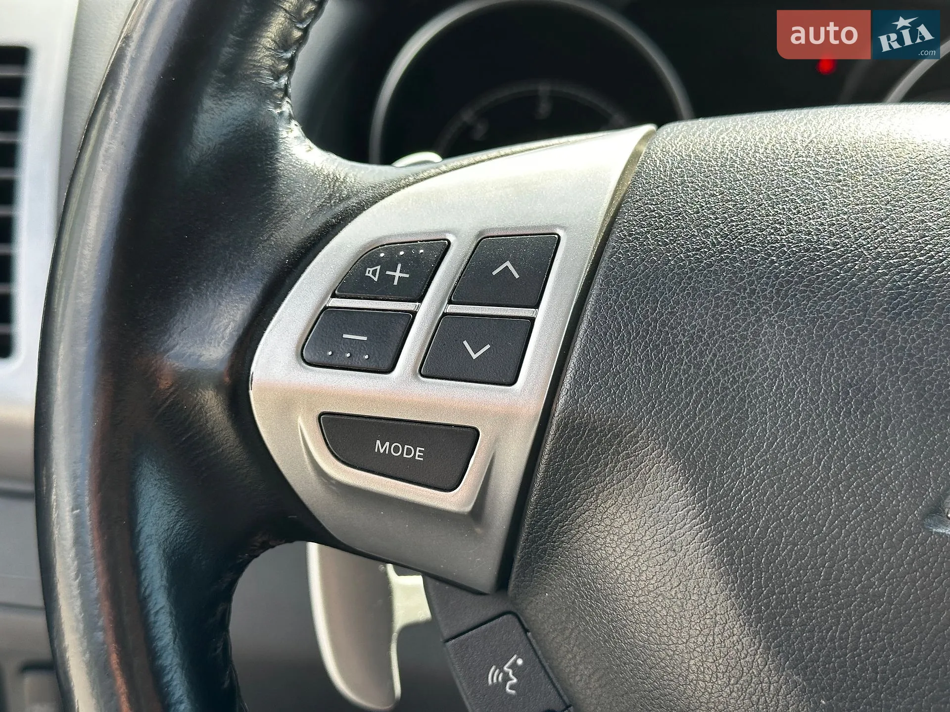 2010 Mitsubishi Outlander - мініатюра 30