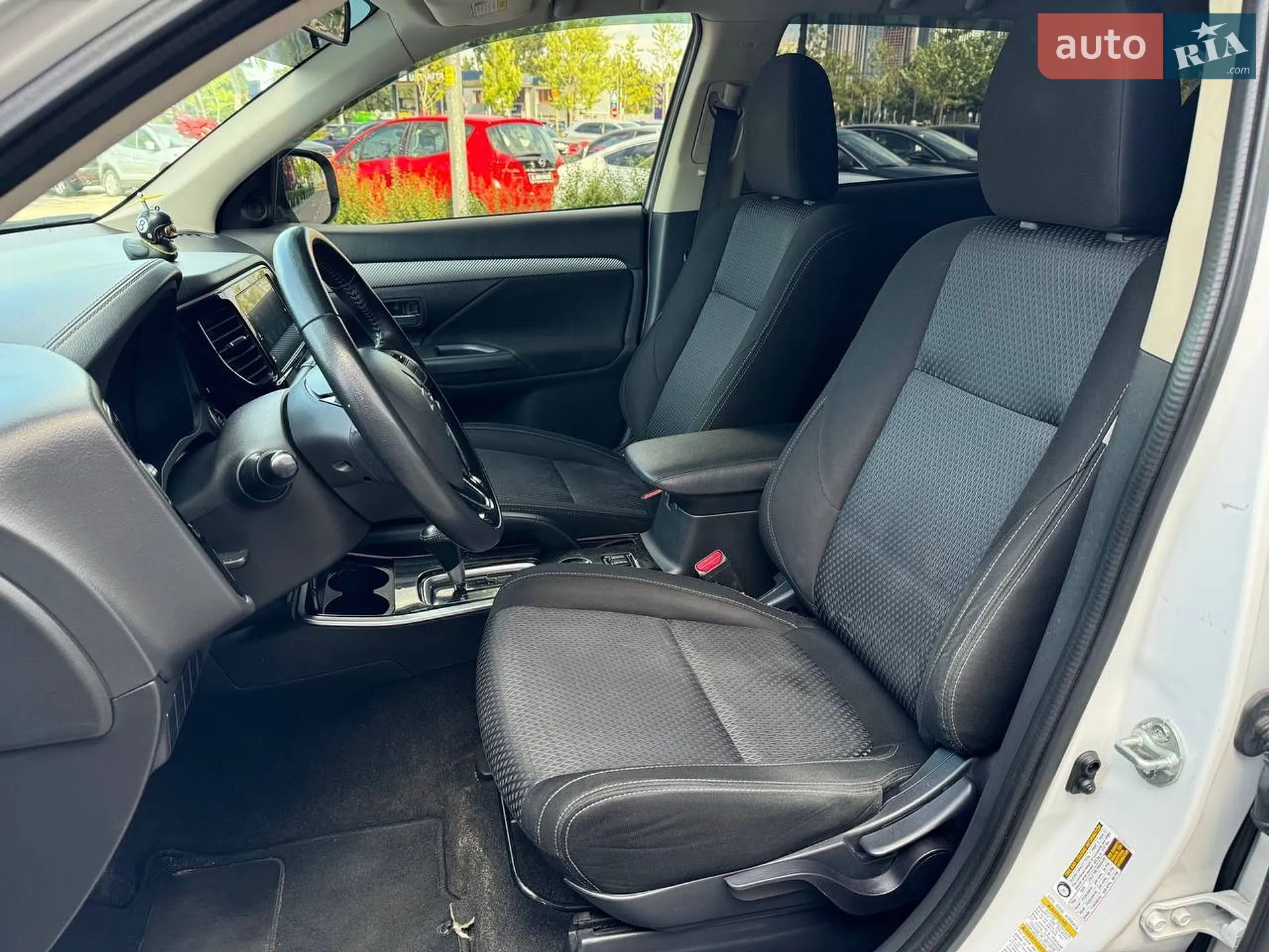 2018 Mitsubishi Outlander - мініатюра 8
