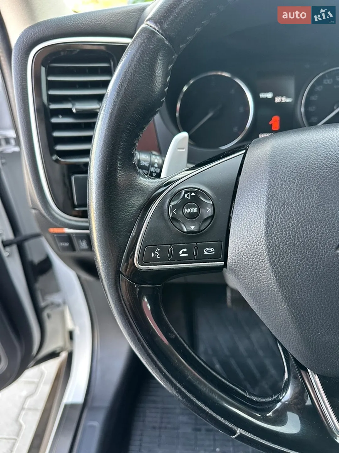 2016 Mitsubishi Outlander - мініатюра 31