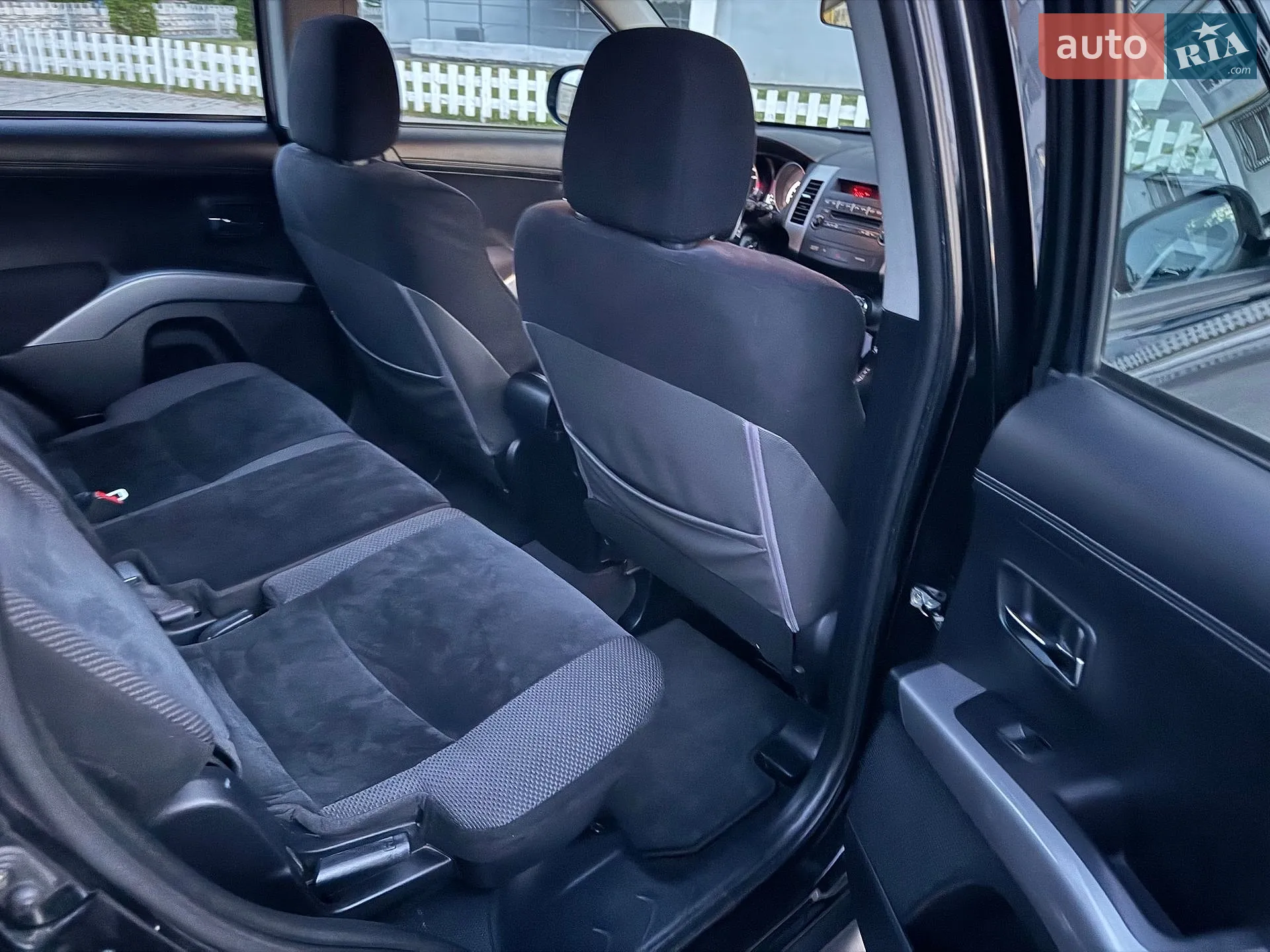2010 Mitsubishi Outlander - мініатюра 16