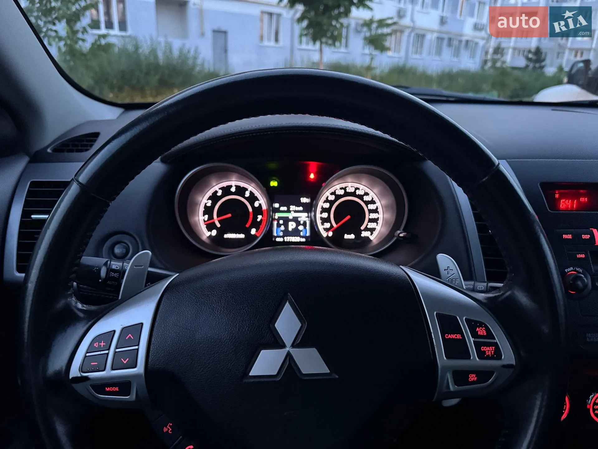 2010 Mitsubishi Outlander - мініатюра 18