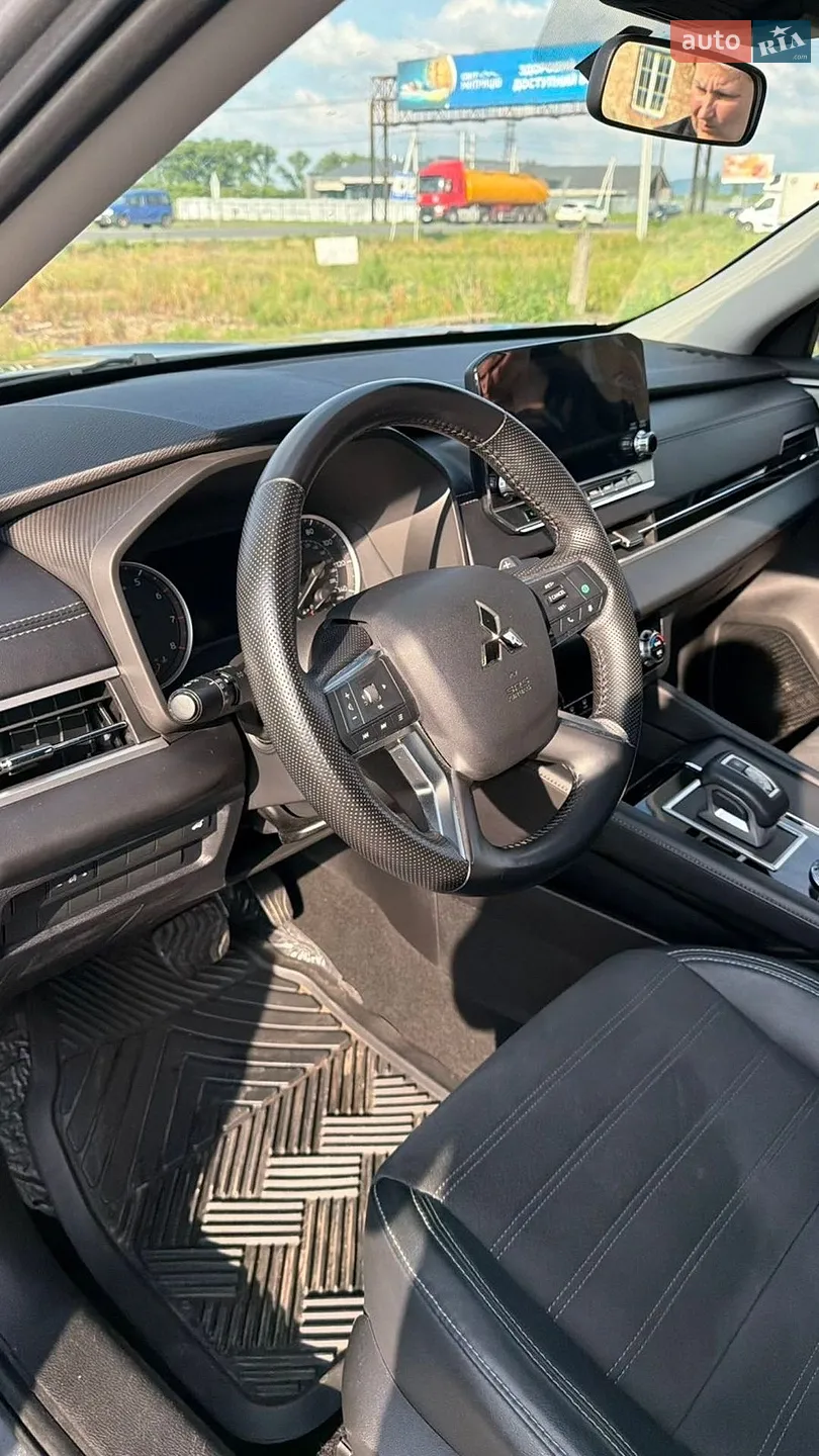 2021 Mitsubishi Outlander - мініатюра 13