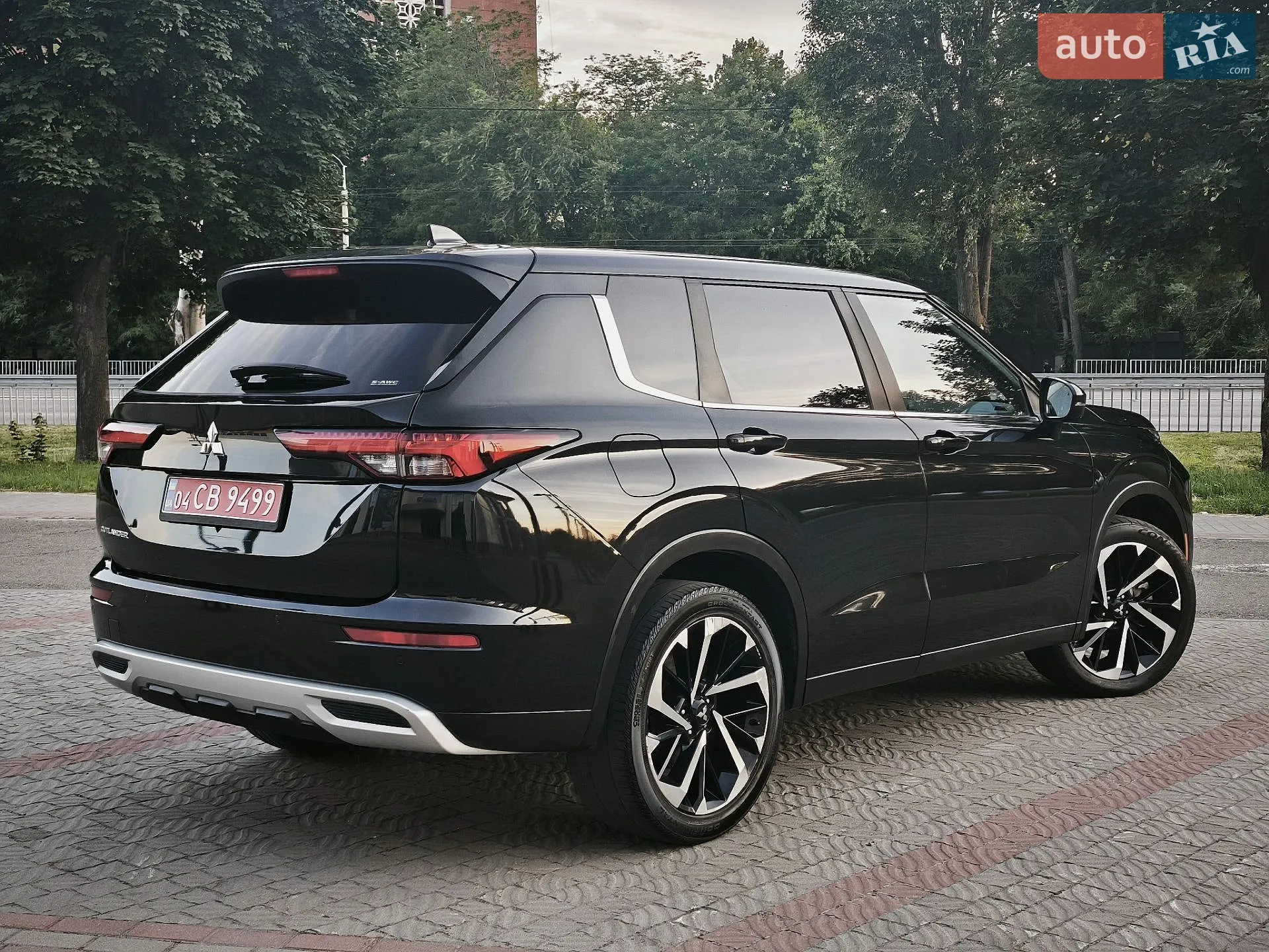 2022 Mitsubishi Outlander - мініатюра 9