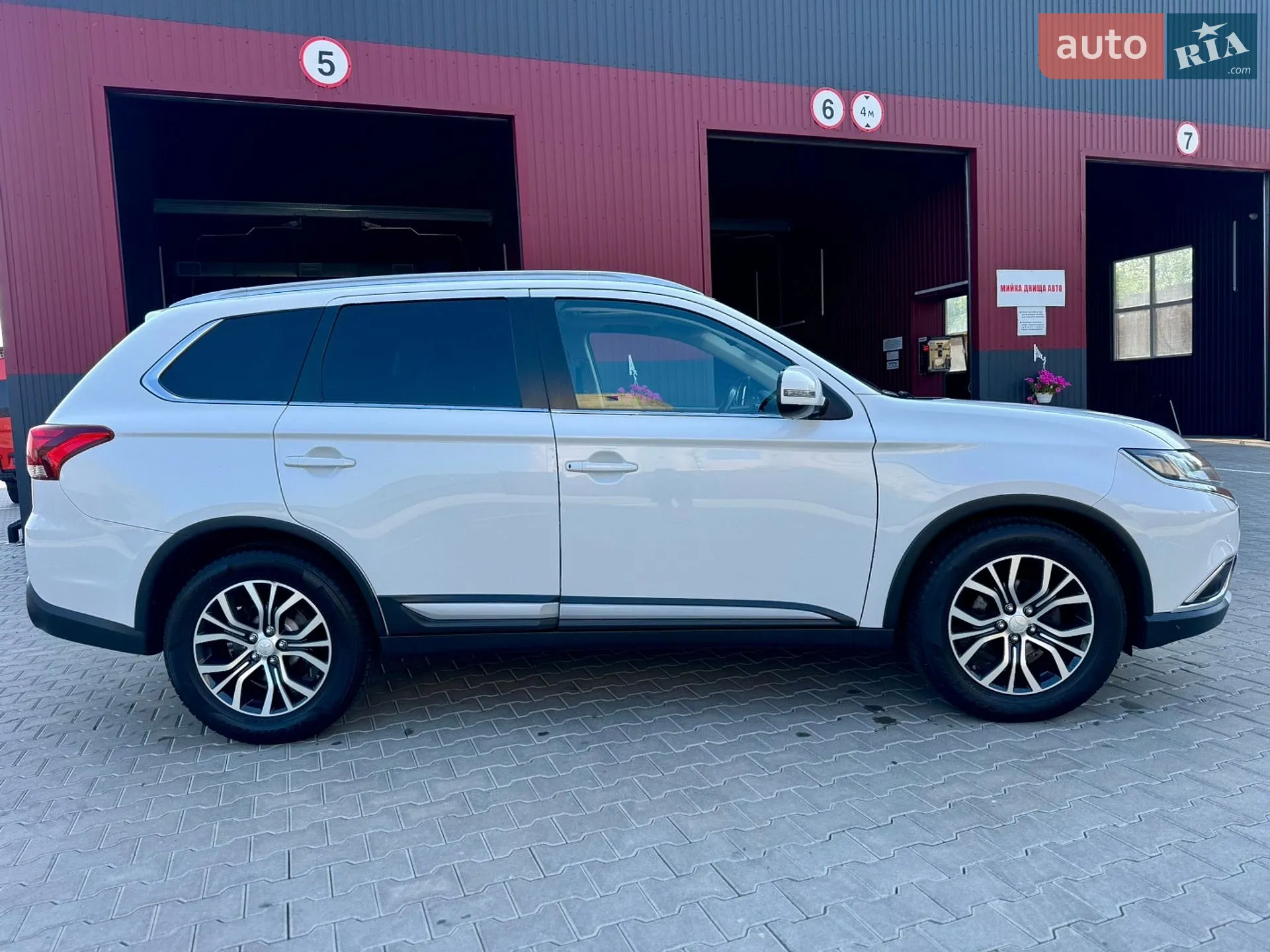 2016 Mitsubishi Outlander - мініатюра 4