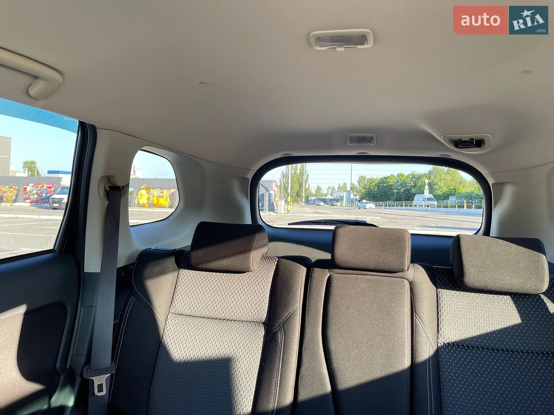 2021 Mitsubishi Outlander - мініатюра 12