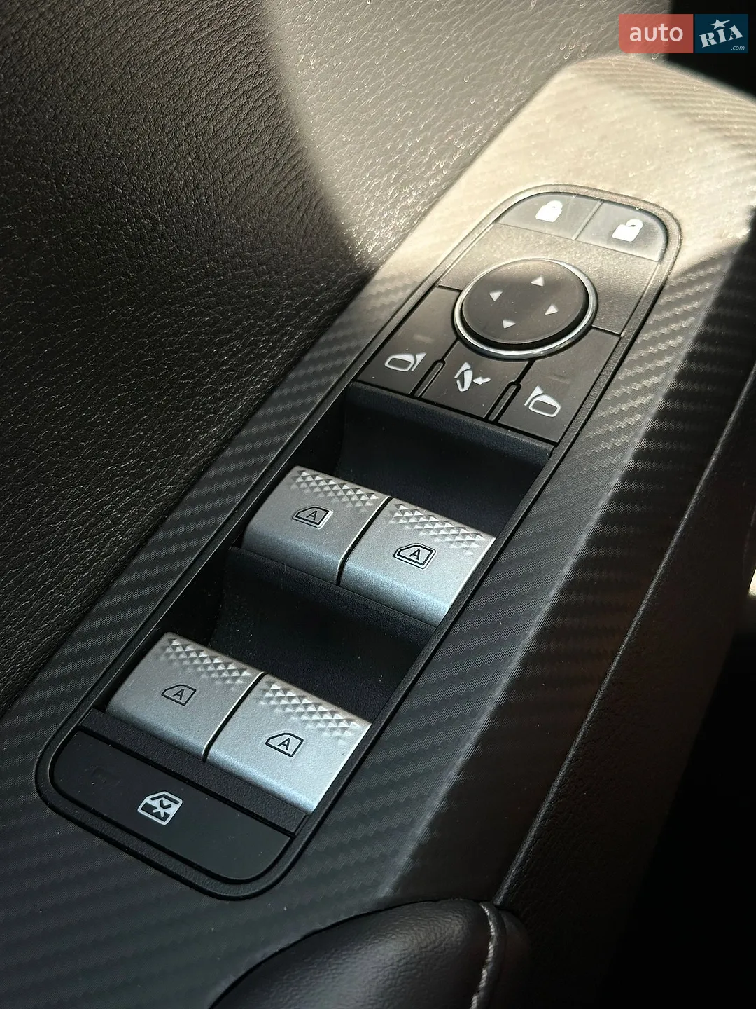 2024 Mitsubishi Outlander - мініатюра 33