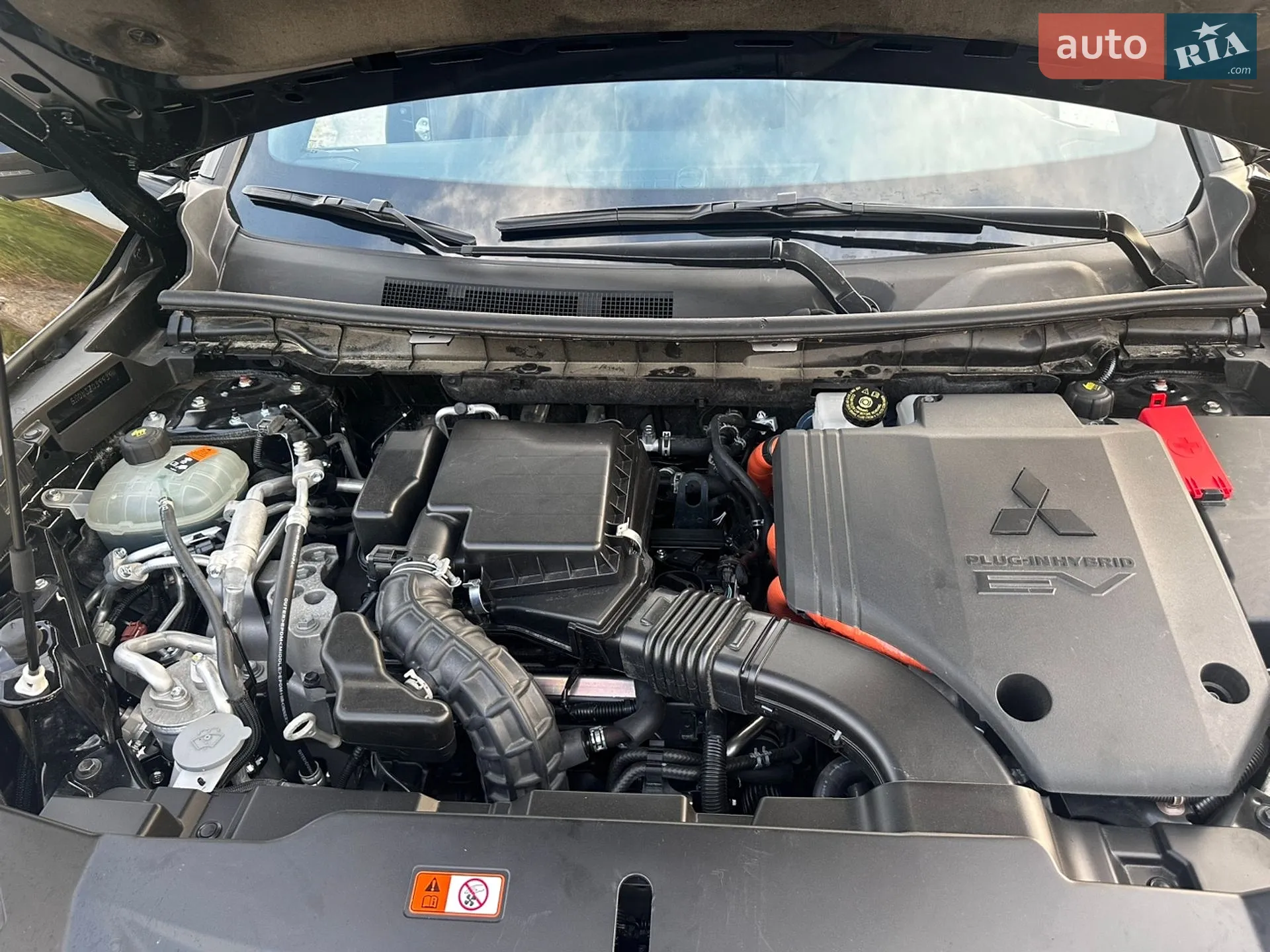 2025 Mitsubishi Outlander - мініатюра 28