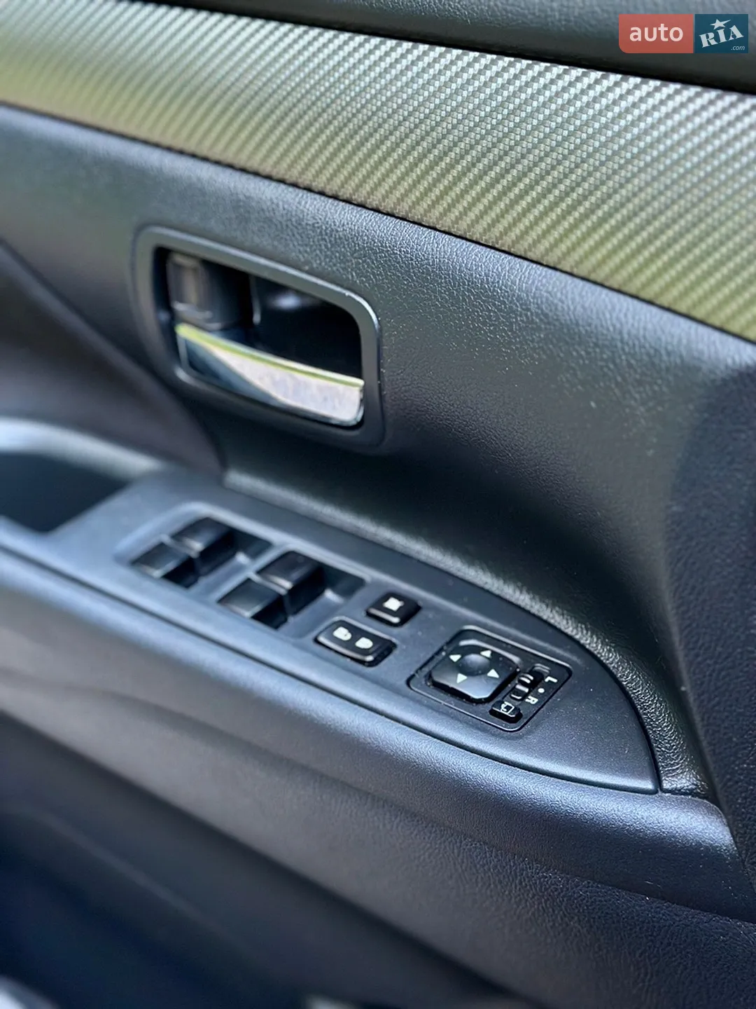 2014 Mitsubishi Outlander - мініатюра 36