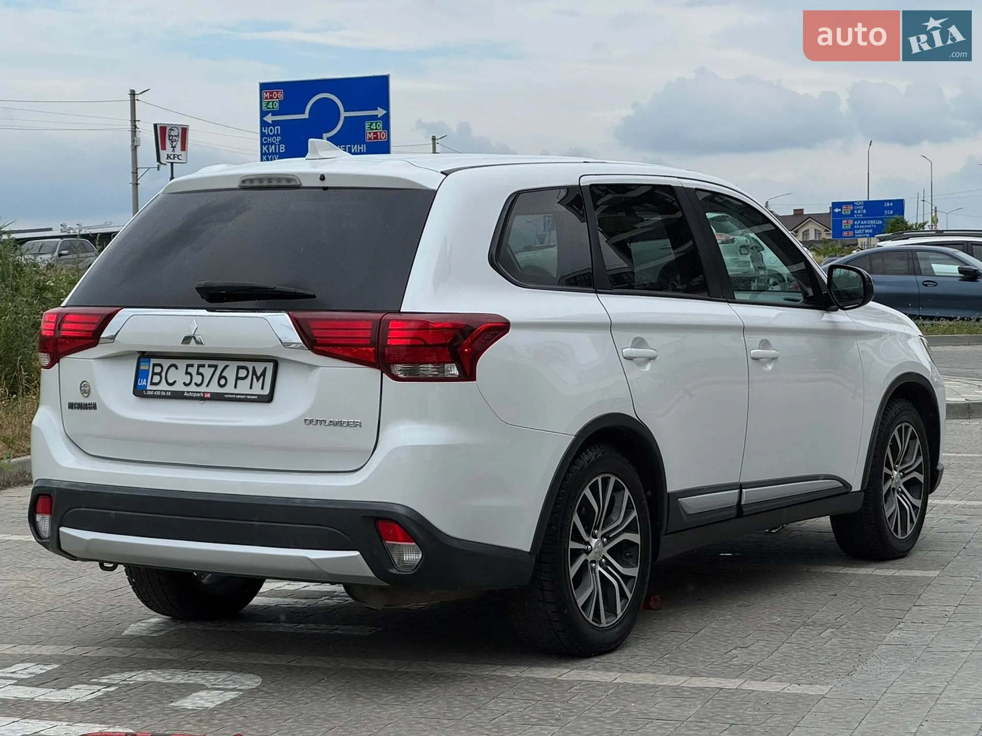 2016 Mitsubishi Outlander - мініатюра 13