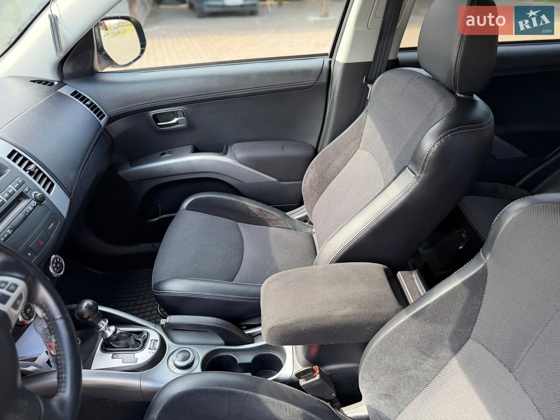 2012 Mitsubishi Outlander - мініатюра 26