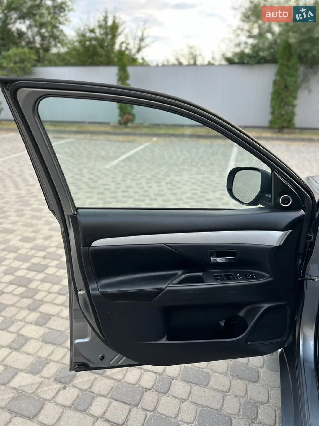2014 Mitsubishi Outlander - мініатюра 29