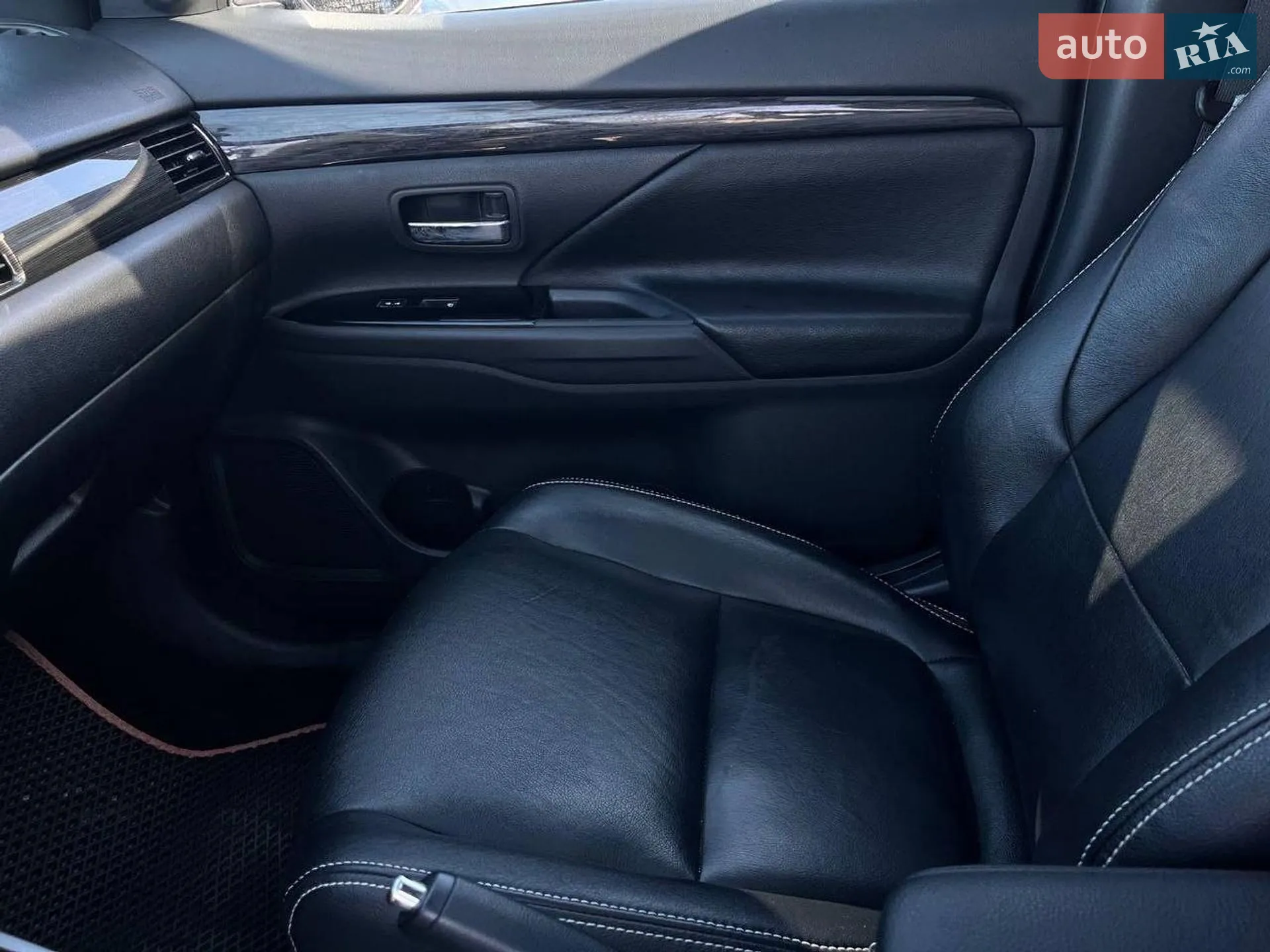 2017 Mitsubishi Outlander - мініатюра 21