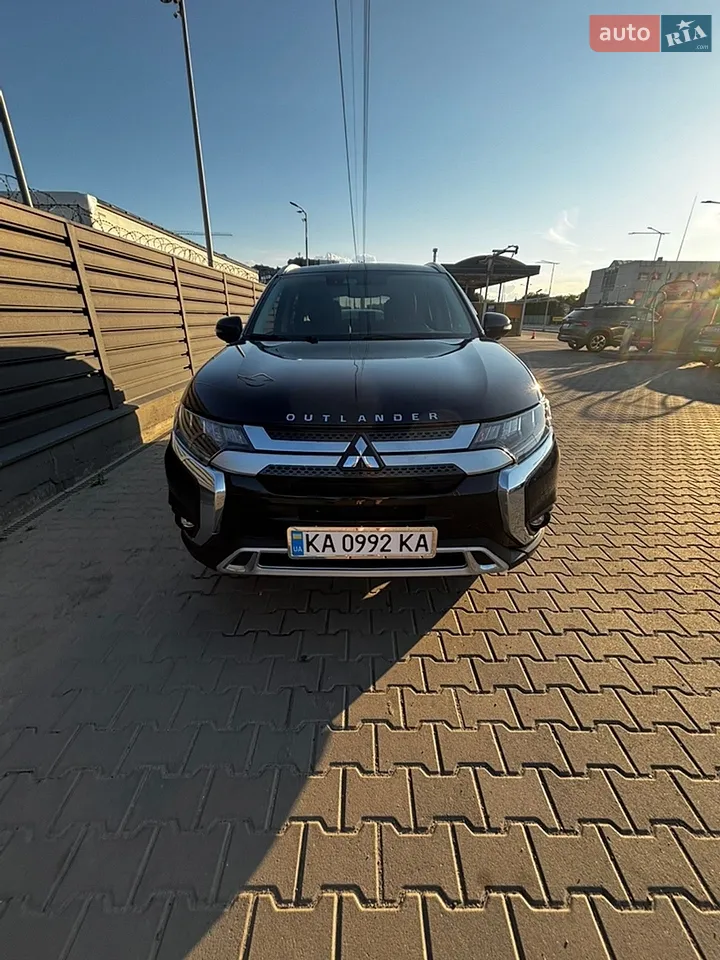 2018 Mitsubishi Outlander - мініатюра 16