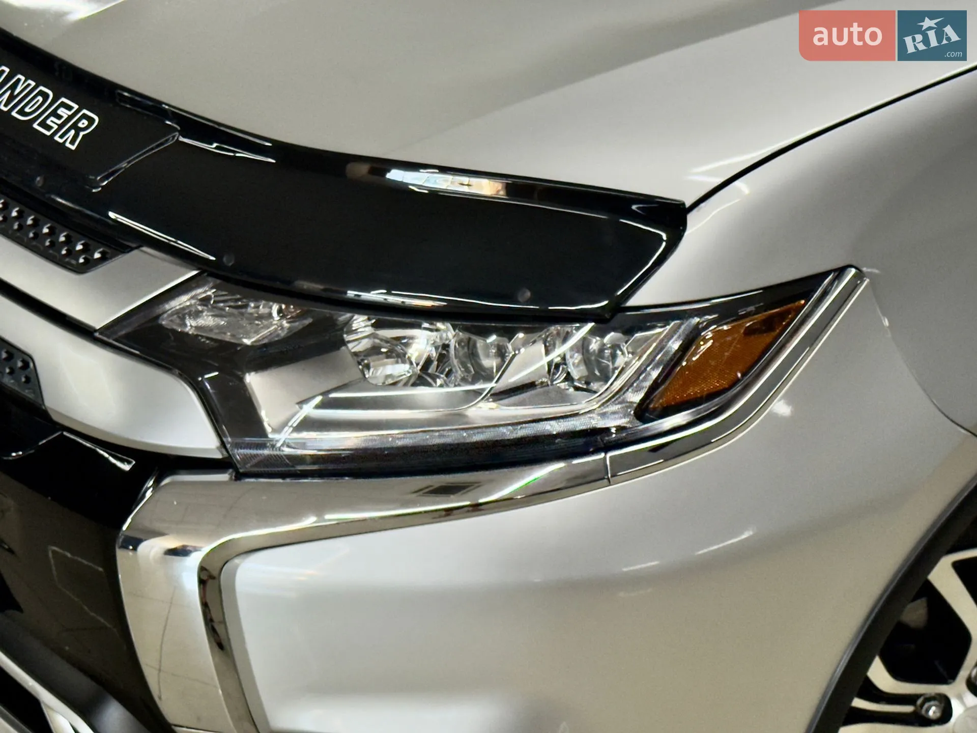 2018 Mitsubishi Outlander - мініатюра 3