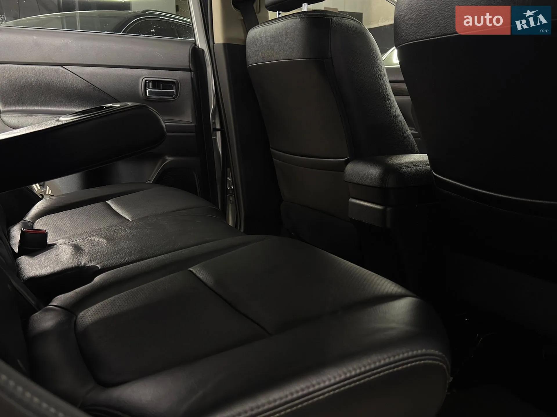 2018 Mitsubishi Outlander - мініатюра 27