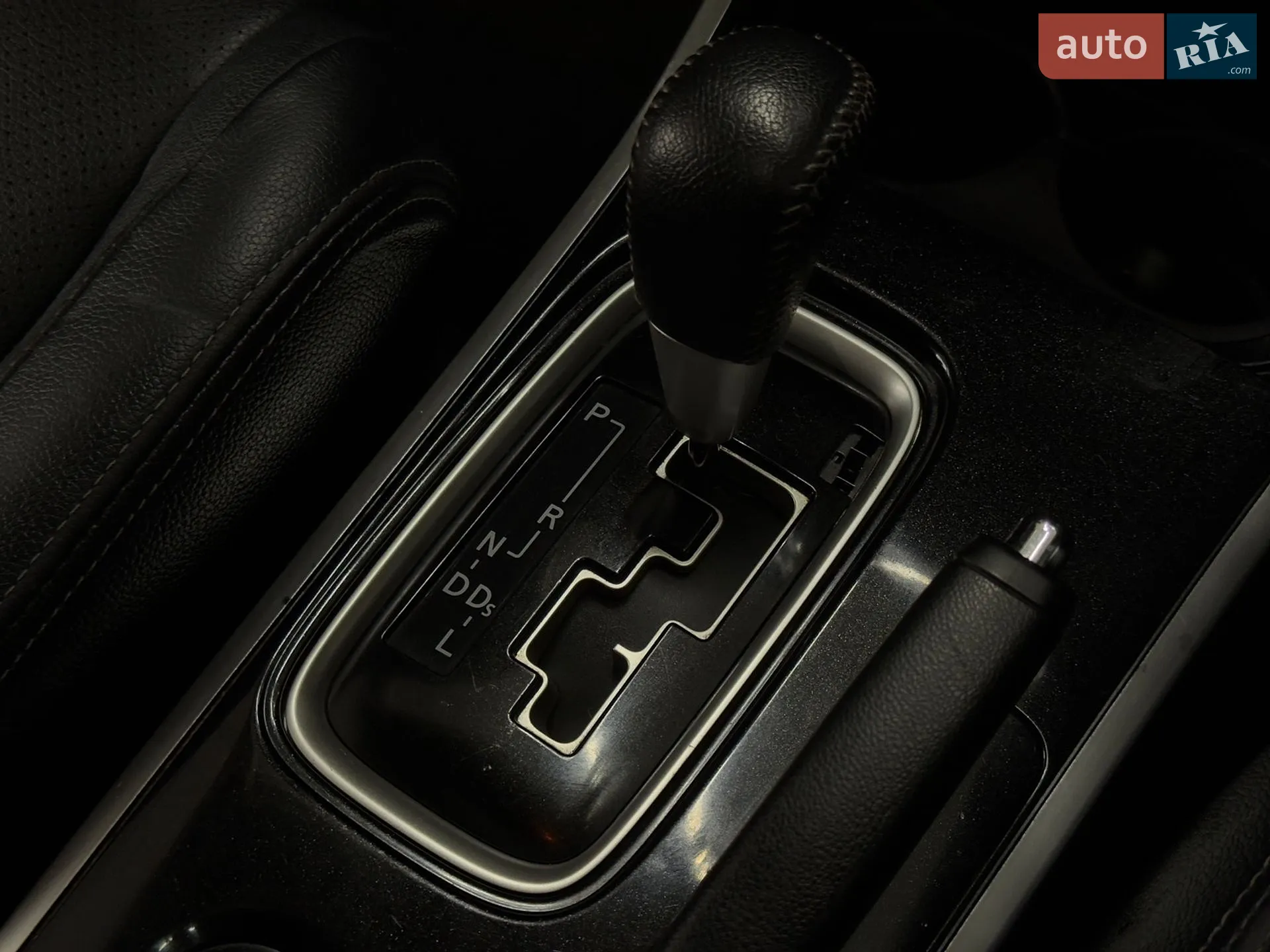 2018 Mitsubishi Outlander - мініатюра 38