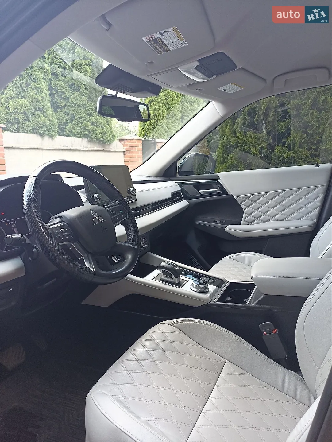 2022 Mitsubishi Outlander - мініатюра 14