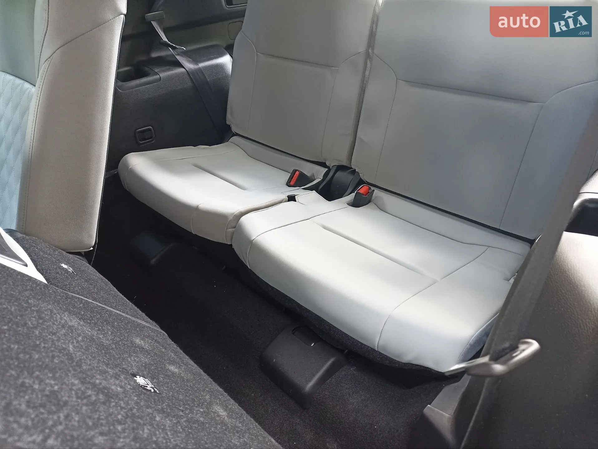2022 Mitsubishi Outlander - мініатюра 25