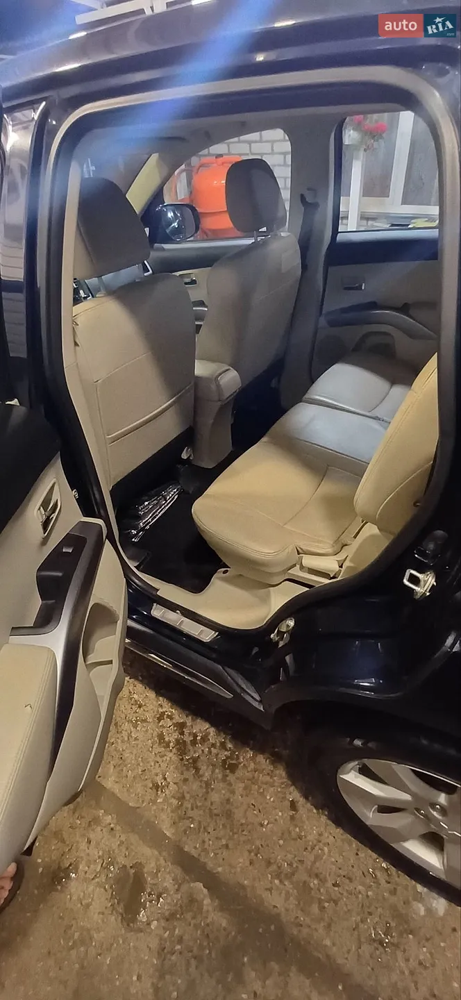 2011 Mitsubishi Outlander - мініатюра 10