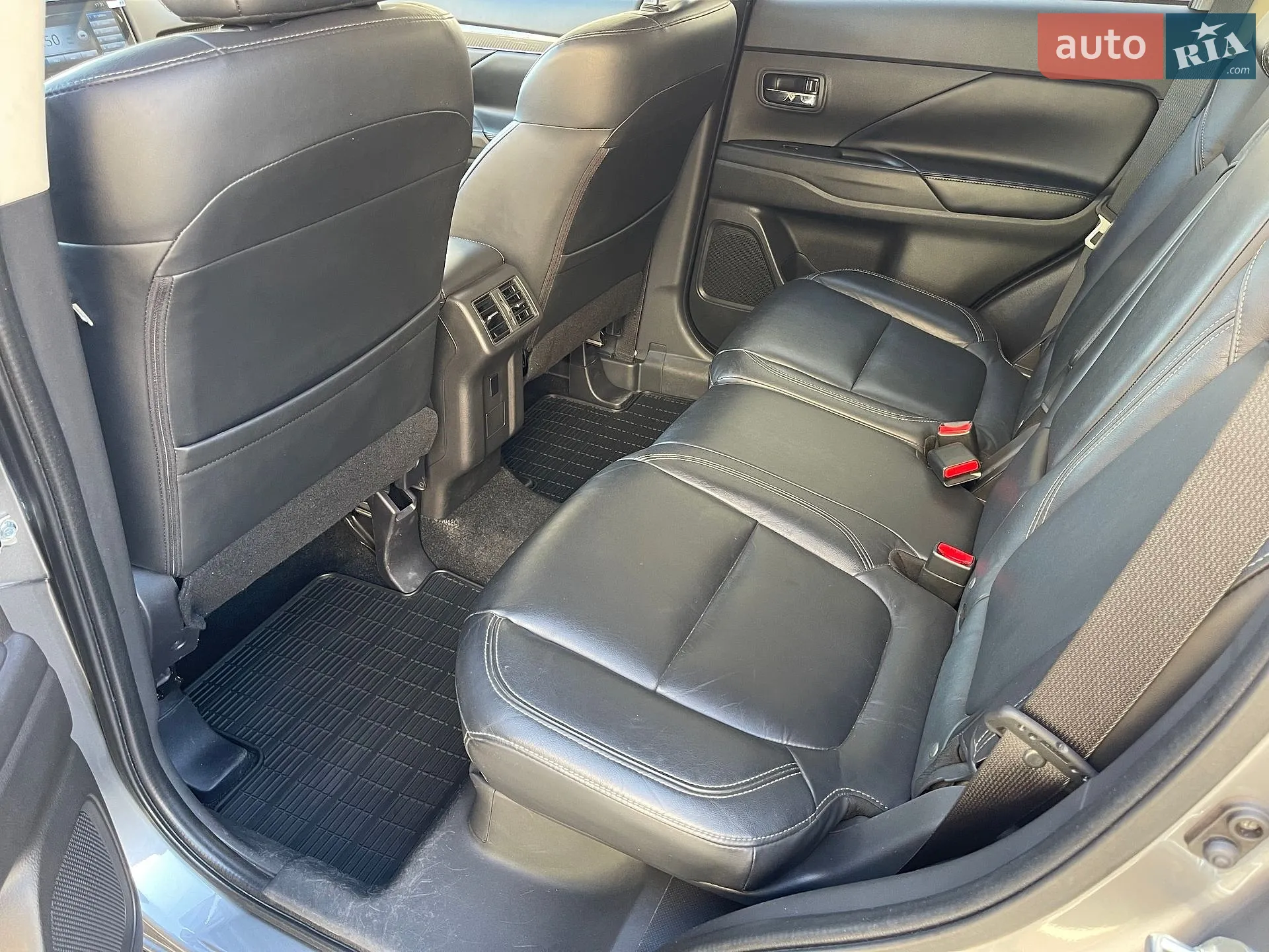 2023 Mitsubishi Outlander - мініатюра 17