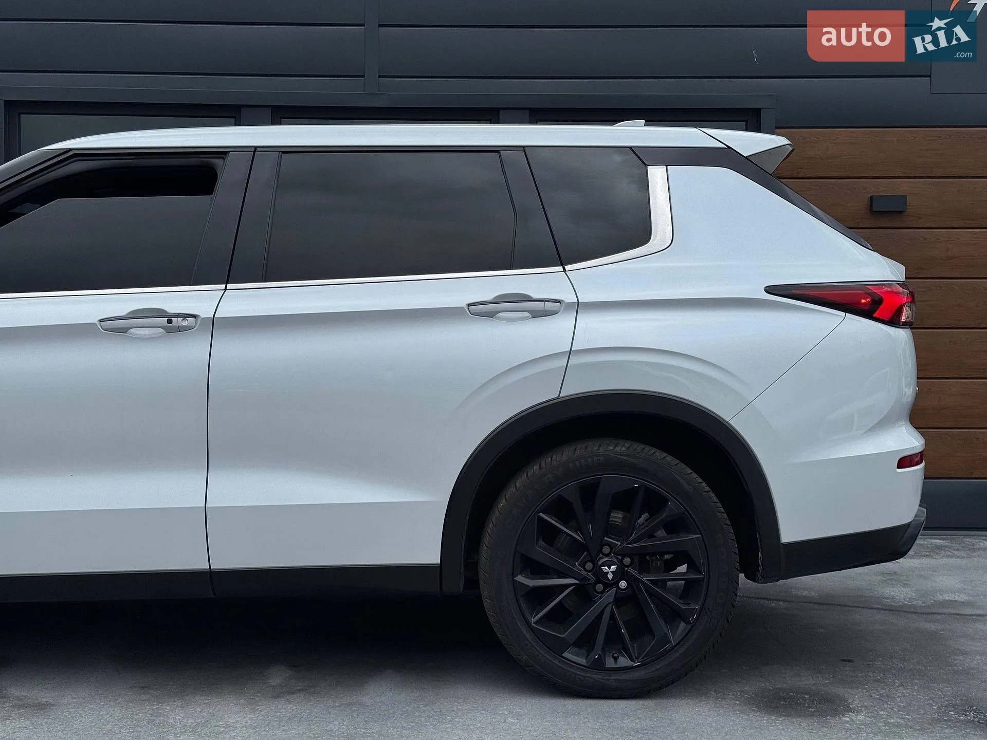 2022 Mitsubishi Outlander - мініатюра 17