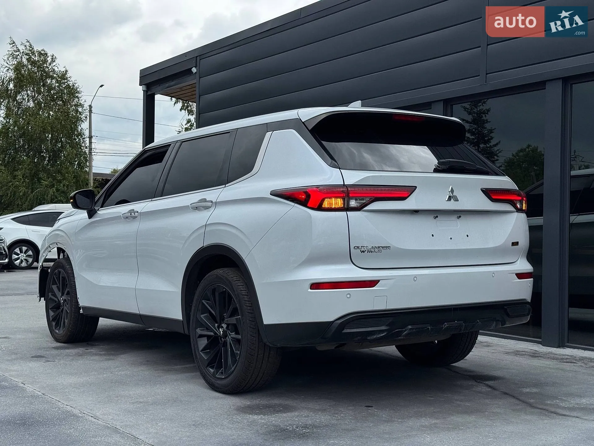 2022 Mitsubishi Outlander - мініатюра 18