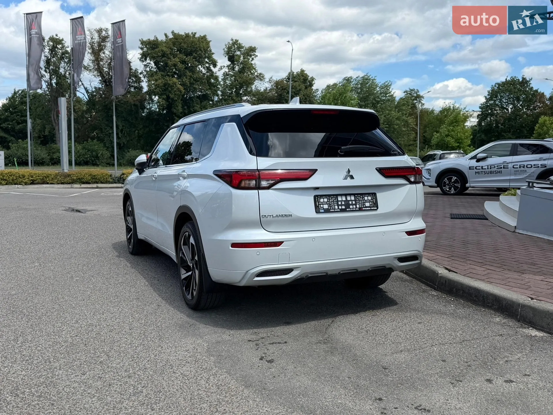 2024 Mitsubishi Outlander - мініатюра 9