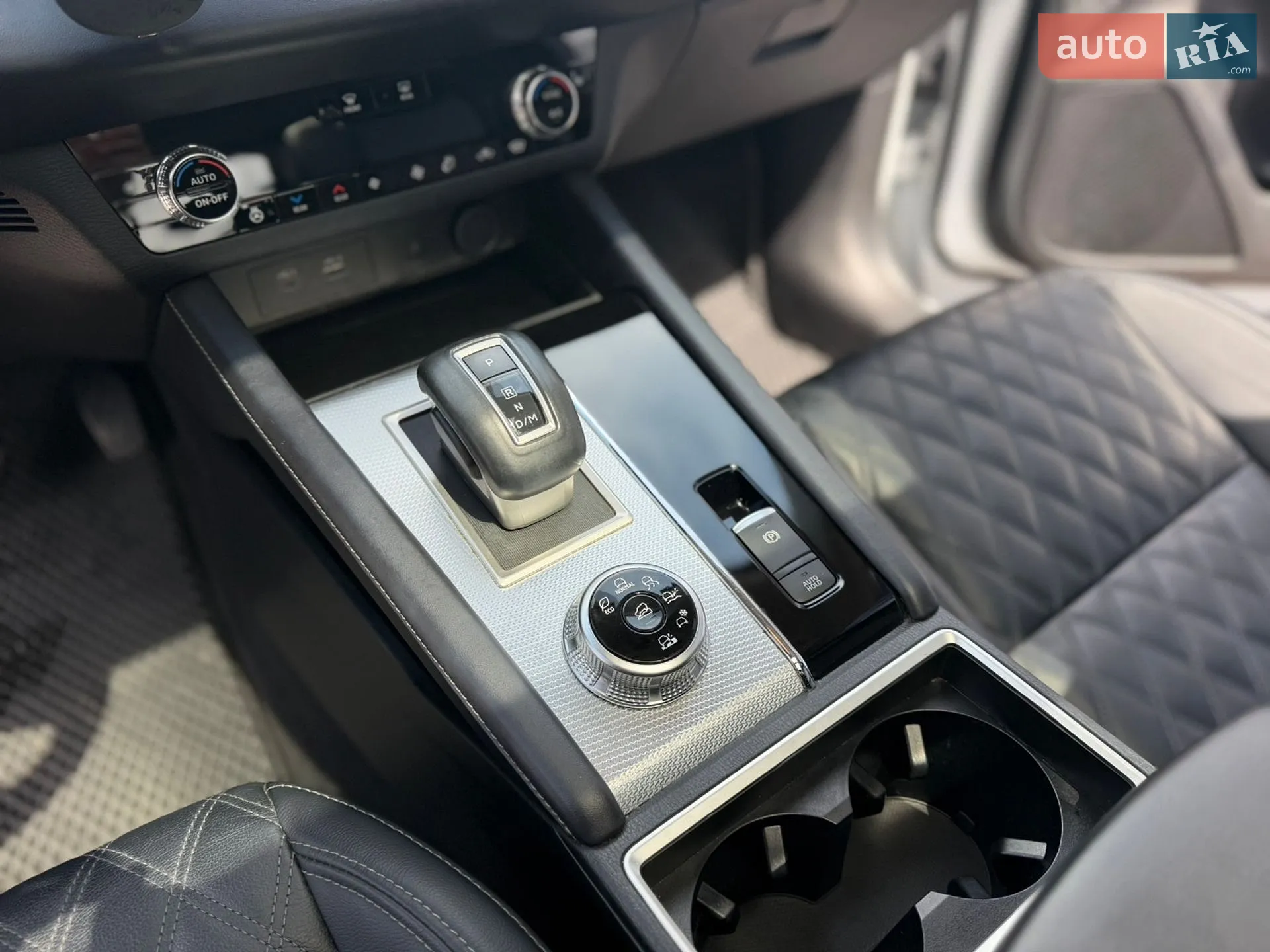 2024 Mitsubishi Outlander - мініатюра 24