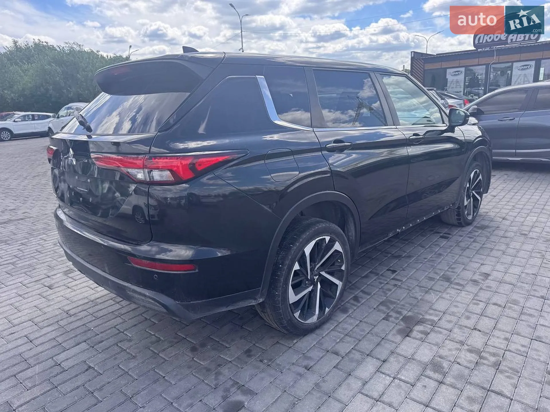 2021 Mitsubishi Outlander - мініатюра 4