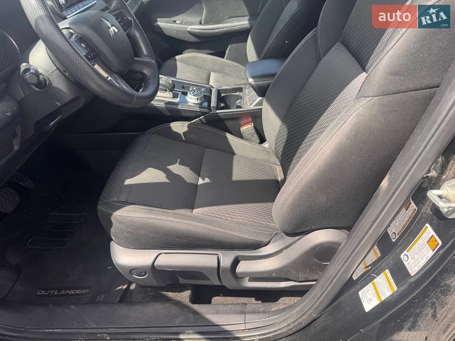 2021 Mitsubishi Outlander - мініатюра 19