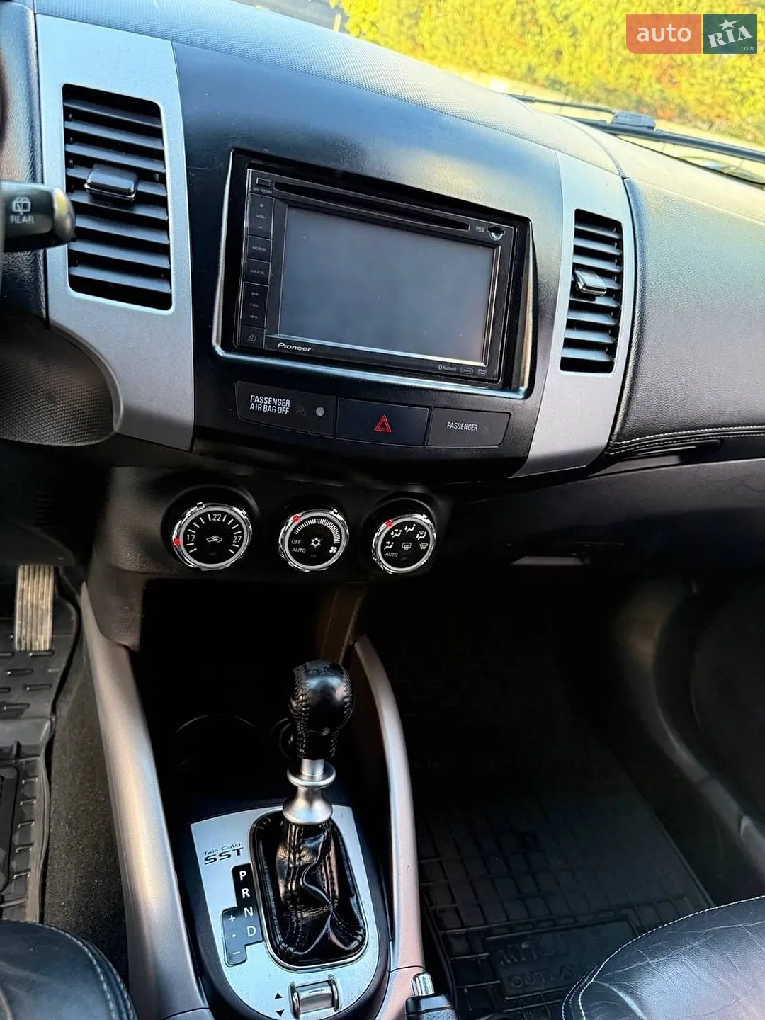 2010 Mitsubishi Outlander - мініатюра 12